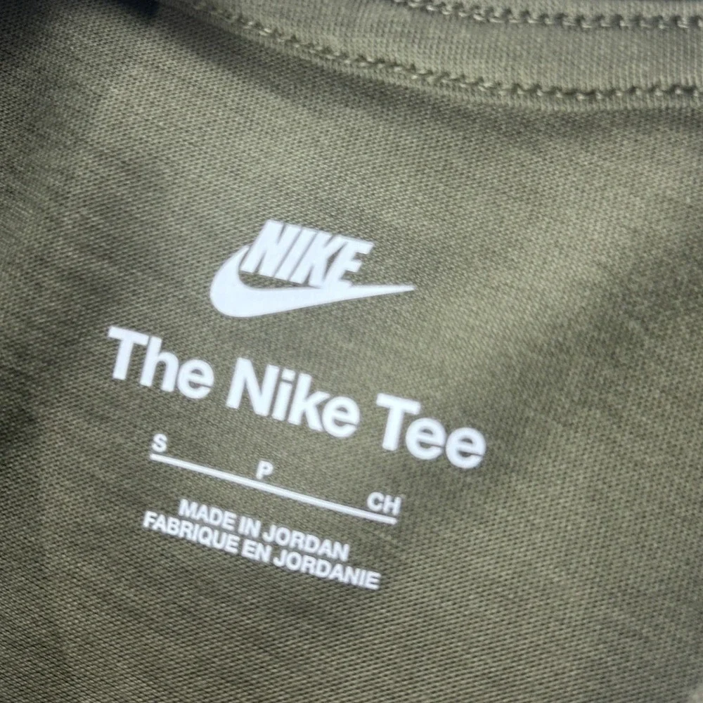 Nike‎ Mens Graphic T-Shirt Olive Green Distressed Swoosh Logo Size Small NWT